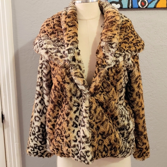 Alice + Olivia Shawl Collar Faux Fur Jacket - Picture 3 of 5